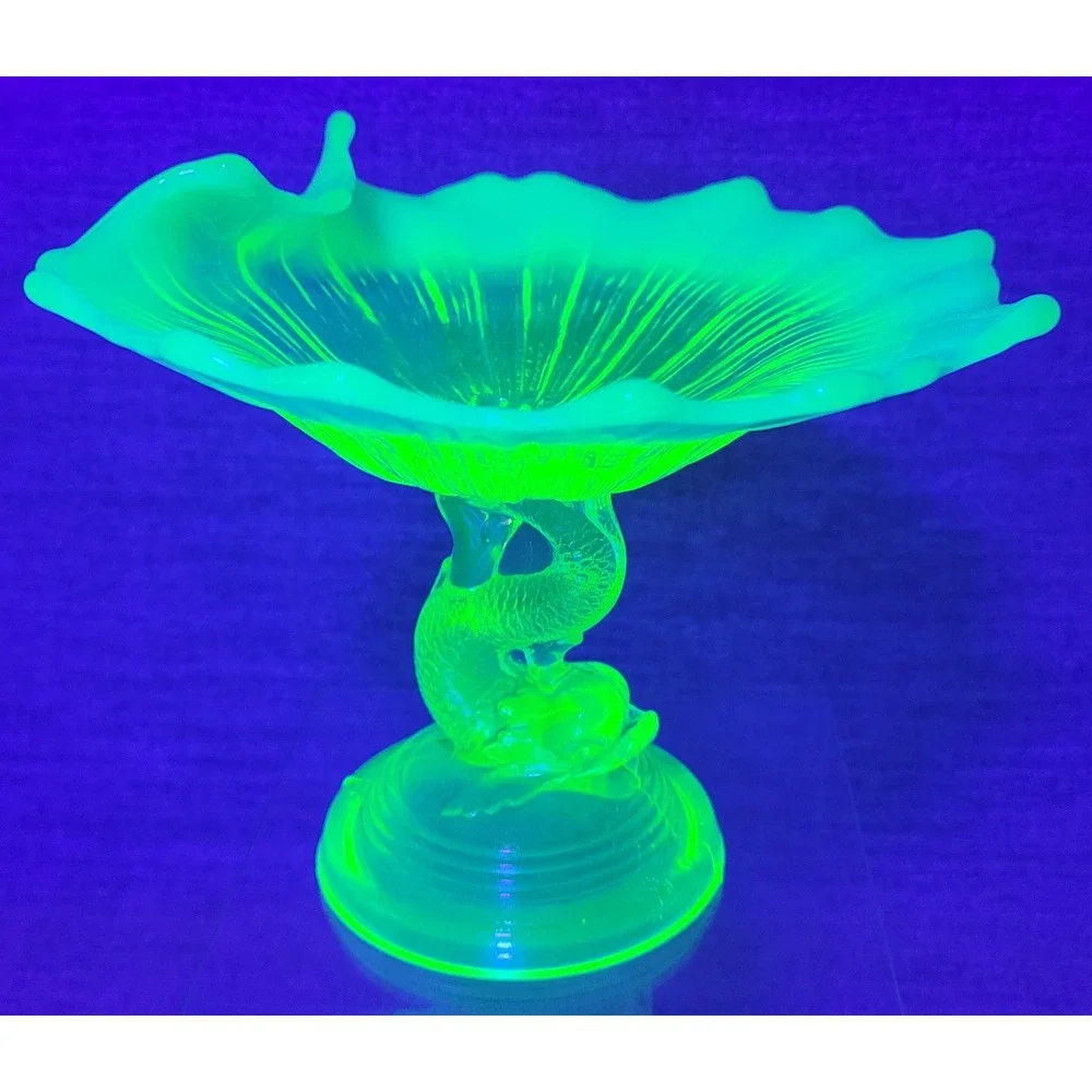 Fenton vintage vaseline
